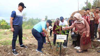 GRUP MIND ID Turut Sukseskan Program BUMN: Menanam Pohon, Menanam AKHLAK