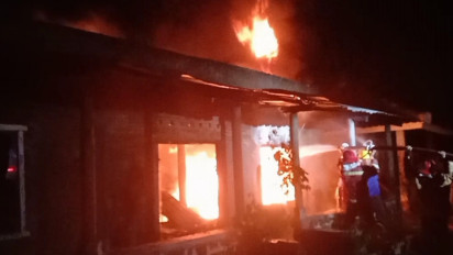 Terdengar Suara Ledakan Keras, Bengkel Sepeda Motor Hangus Dilalap Api