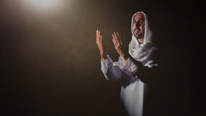 5 Doa Buat Hati Tenang di Malam Hari, Nomor 1 Wajib Diamalkan Setiap Hari