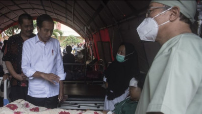 Presiden Jokowi Kunjungi Cianjur, Tinjau Rekonstruksi dan Penyaluran Bantuan