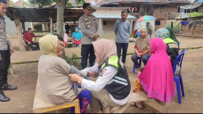 Satu Kampung di Pelosok Sumsel Diobati Dokkes Polres Pagaralam
