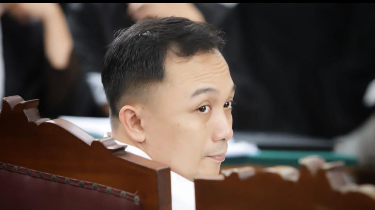 Hakim: Alasan Ricky Rizal Amankan Senjata Brigadir J Tak Masuk Akal
            - galeri foto