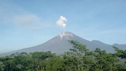 Aktivitas Gunung Semeru Masih Didominasi Letusan dan Gempa Guguran
