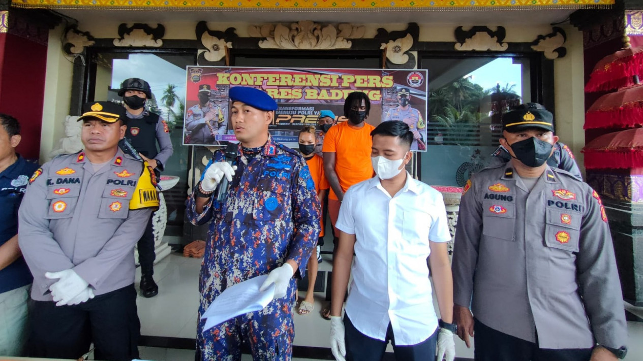 Perkosa WNA Filipina di Bali, Seorang WNA Amerika Serikat Ditangkap Polisi
            - galeri foto