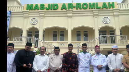 UAS dan Umar Kei Resmikan Masjid Ar-Romlah
