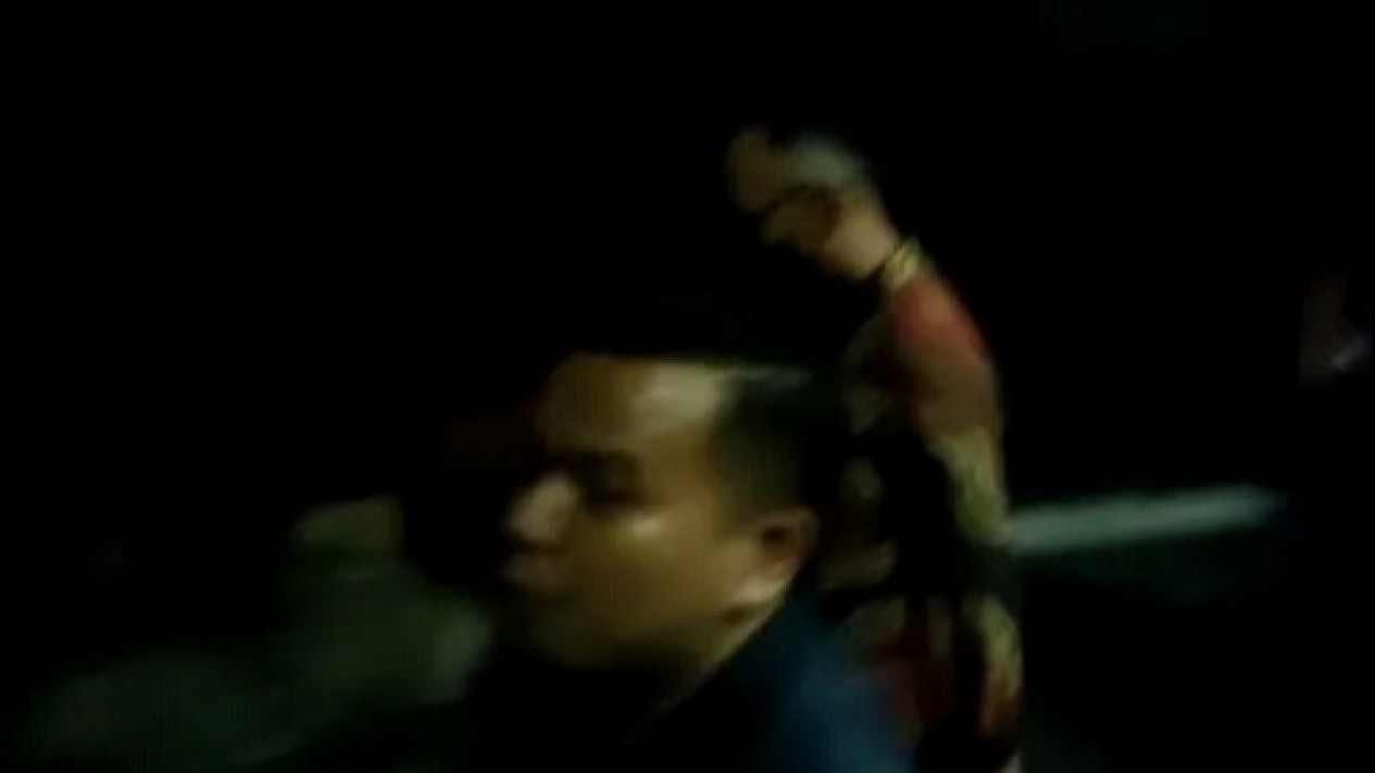 Pengacara Tinggalkan Bareskrim Pukul 00.39 Tanpa Ismail Bolong, Masih Diperiksa?
            - galeri foto