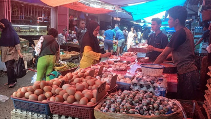 Jelang Nataru, Harga Telur Ayam Tembus Rp 2.100 Per Butir