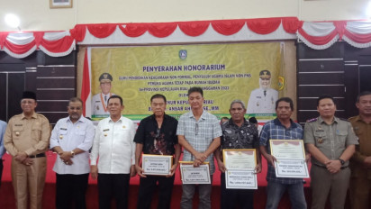 1179 Tenaga Pendidik Keagamaan dan Penyuluh Keagamaan Terima Honorarium dari Pemerintah Provinsi Kepri, Diserahkan Langsung oleh Gubernur Kepri
