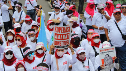 Aksi Demonstrasi Penolakan OJK Terhadap Kementerian Koperasi, Ketua Forkopi: Jangan Batasi Kami dengan Aturan-aturan