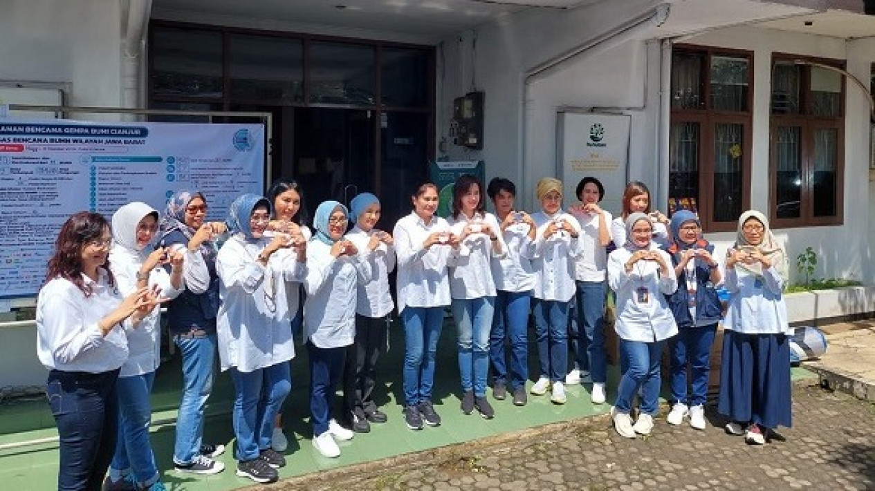 Srikandi MIND ID bersama BUMN Terjun Langsung Salurkan Bantuan ke Korban Gempa Bumi Cianjur
            - galeri foto