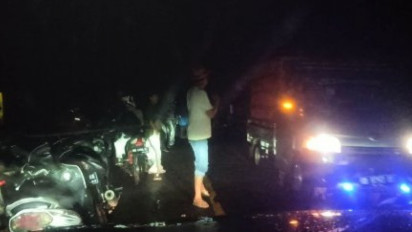 Hujan Sejak Sore Hingga Petang Menyebabkan Antrian Panjang Akibat Banjir di Jalan Lintas Barat Bengkulu Lampung