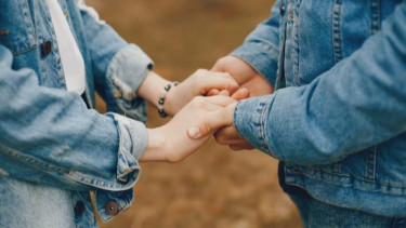 Gemini Hindari Menyimpan Unek-unek Terlalu Lama, Ramalan Cinta Zodiak 16 Januari 2026