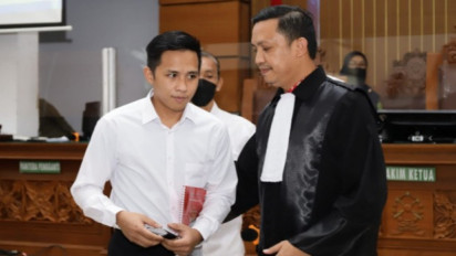 Bharada E Bantah 5 Kesaksian Ferdy Sambo Ini, Bikin 'Sang Atasan' Sering Menunduk!