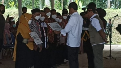 Presiden Jokowi Serahkan Bantuan ke 8.100 Korban Gempa Cianjur