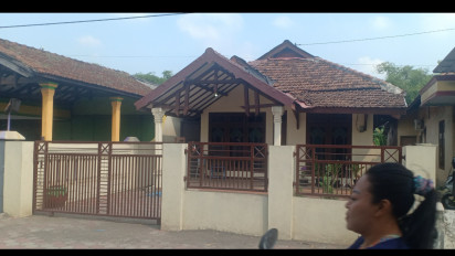 Usai Bebas Bersyarat dari Lapas Kelas l Surabaya, Rumah Umar Patek di Kebon Agung Porong, Sidoarjo, Terlihat Kosong