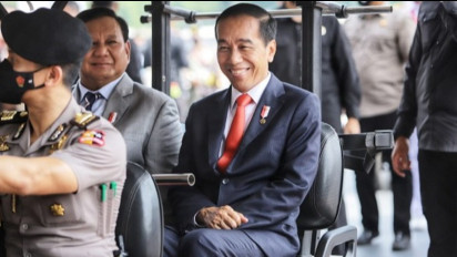 Hasil Survei Poltracking Sebut Mayoritas Publik Setuju Jokowi Reshuffle Menteri