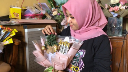 Jelang Natal dan Tahun Baru, Permintaan Buket Meningkat, Keuntungan Mencapai Jutaan Rupiah