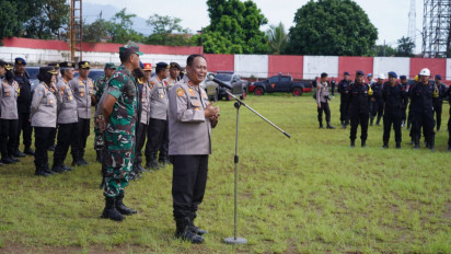 Polri Kerahkan Ribuan Personel Bersihkan Puing-puing Pasca Gempa Cianjur