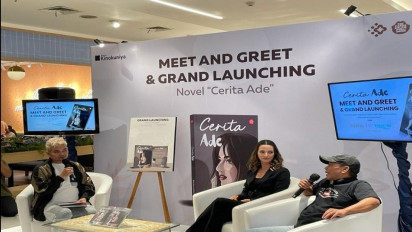 Jadi Sorotan Publik, Nia Ramadhani Grand Launching Novel ‘Cerita Ade' di Grand Indonesia