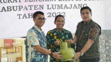 Kebutuhan Masak Pengungsi Gunung Semeru Meningkat, PT Pos Serahkan Tabung Gas untuk Kebutuhan Sehari-hari