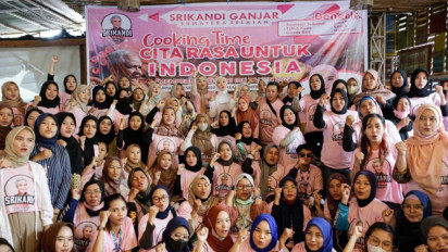 Ratusan Srikandi Ganjar Sumsel Gelar Kelas Masak untuk Perempuan Milenial