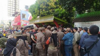 Orang Tua Siswa Bertahan, SDN Pocin 1 Batal Dikosongkan