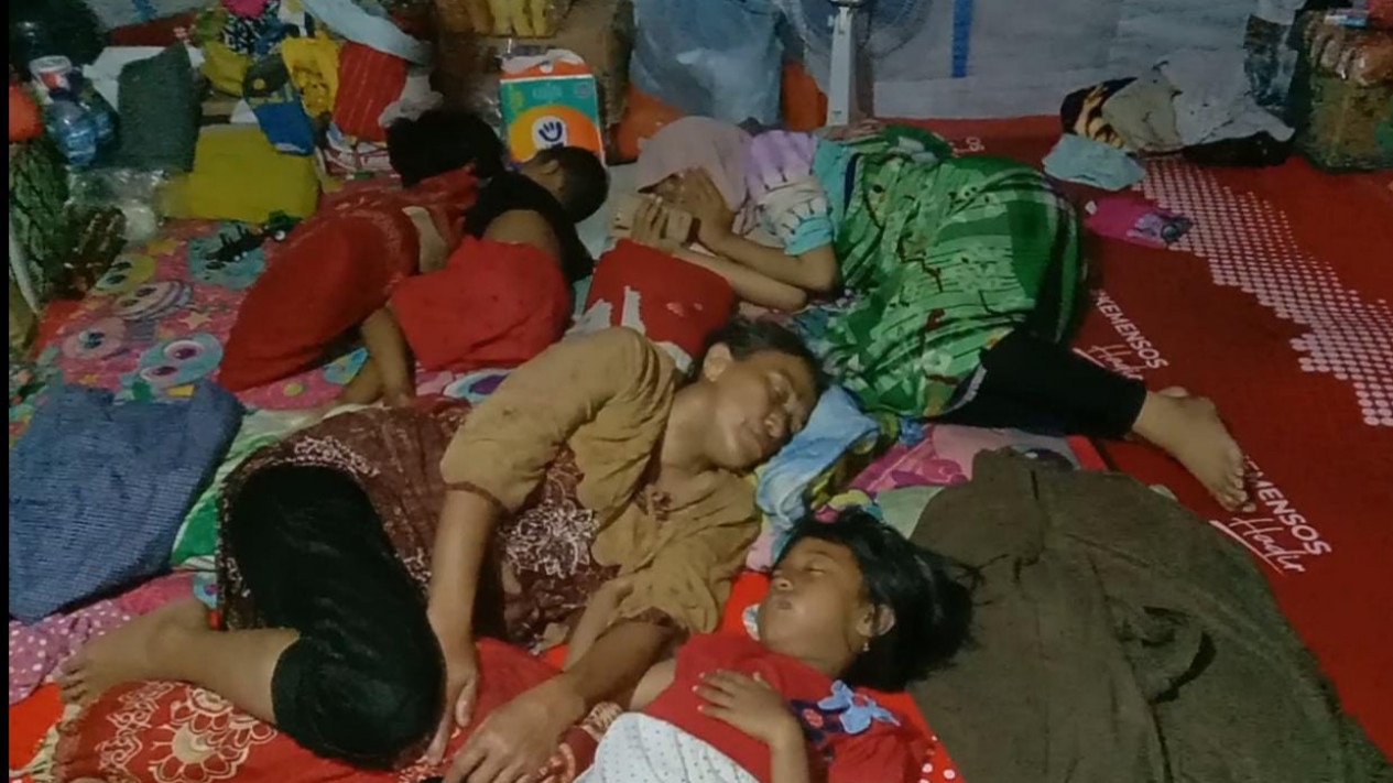 Pasca Kebakaran Lorong Pabrik Tahu di Ambon, Ratusan Warga Mengungsi di Tenda: Balita dan Lansia Mulai Terserang Penyakit
            - galeri foto