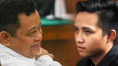 Di Kursi Panas, Kuat Maruf Tebar Senyuman lalu Sapa Bharada E, Gestur Richard Eliezer Justru Begini