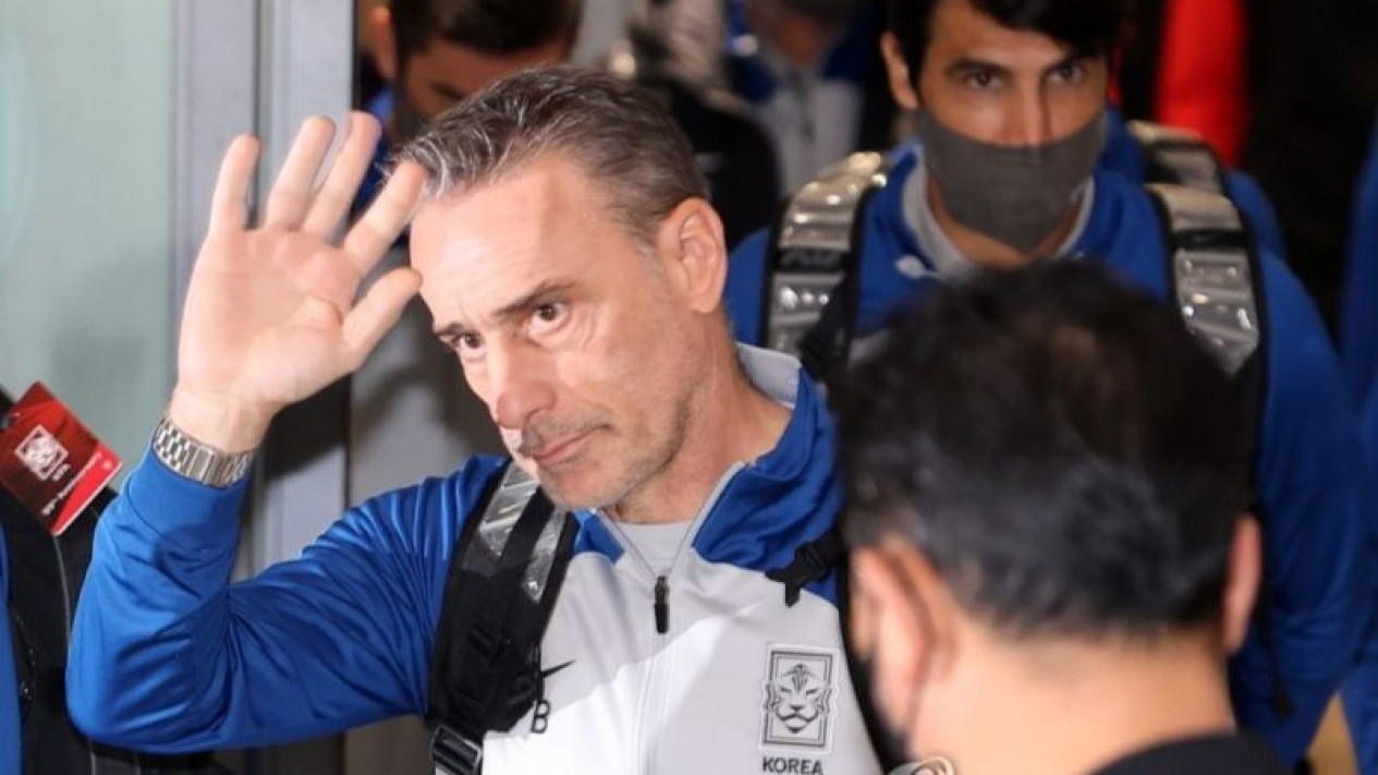 Pengganti Shin Tae-yong Tinggalkan Korea Selatan Sepulang dari Piala Dunia 2022
            - galeri foto