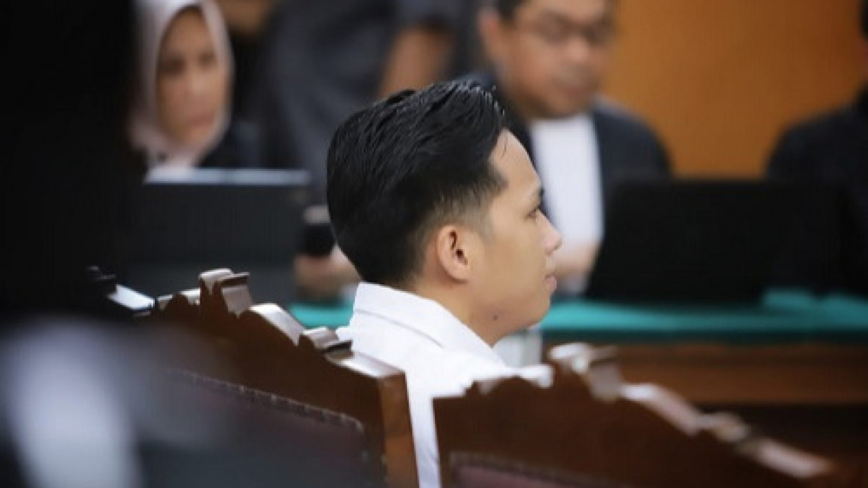 Jadi Saksi Mahkota Ferdy Sambo dan Putri Candrawathi, Richard Eliezer Bongkar Peristiwa Magelang
            - galeri foto