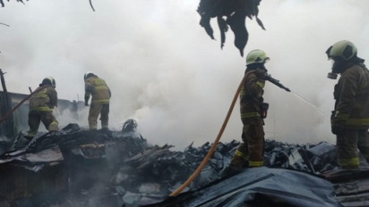 Lapak di Kedoya Jakarta Barat Terbakar