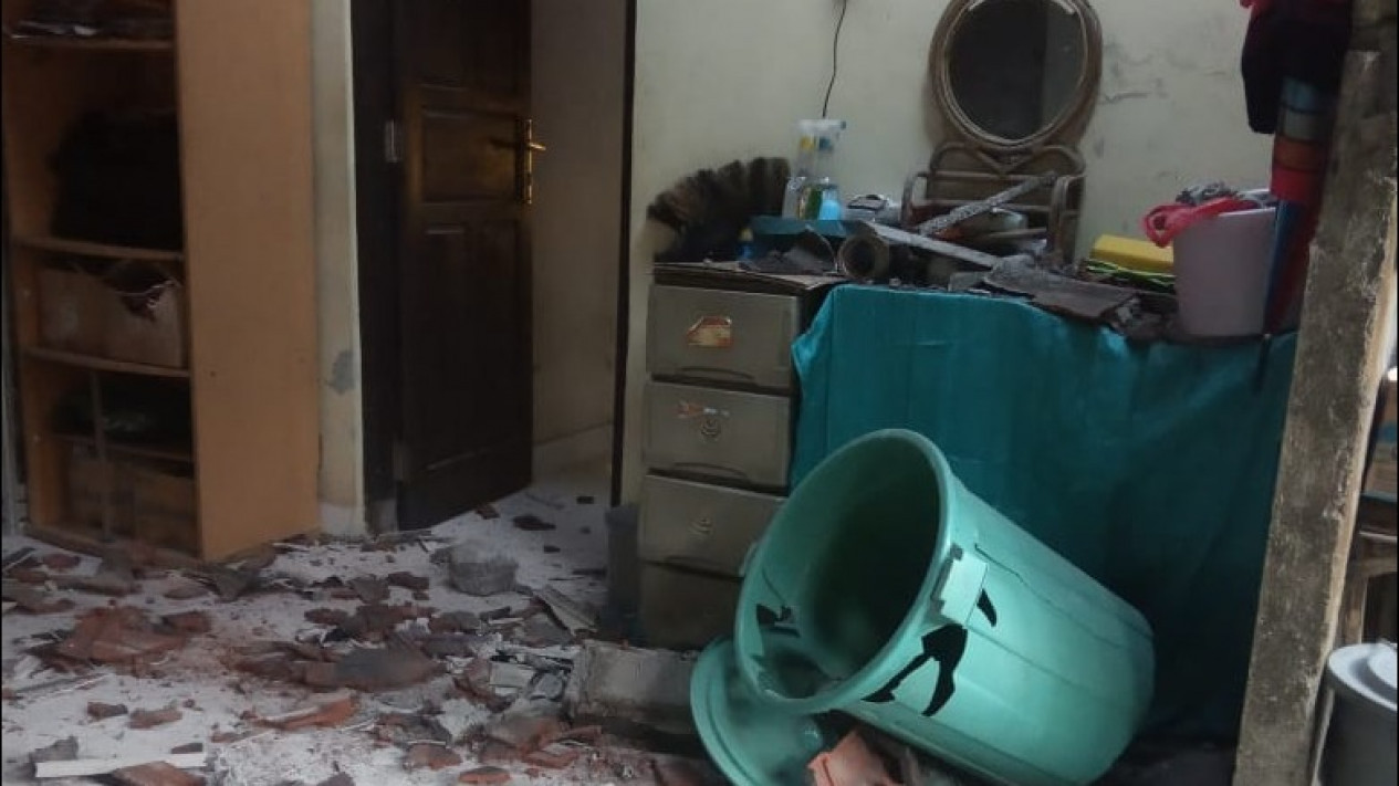 Gempa Magnitudo 5,2 Guncang Bali, Pasien di RSUD Karangasem Panik Berhamburan Keluar
            - galeri foto