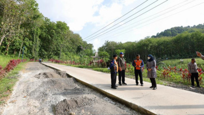 Akhir Tahun, Banyuwangi Kebut Hotmix dan Beton Jalan Dekat Tambang Emas