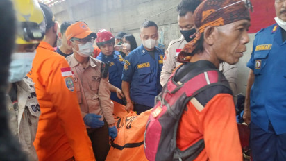 Pekerja Tenggelam di Gorong-gorong Galian Kabel di Pademangan, Damkar Terjunkan Penyelam