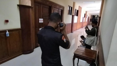 Wakil Ketua DPRD Jatim Beserta Staf Dewan Dibawa KPK Menuju Jakarta Pagi Ini