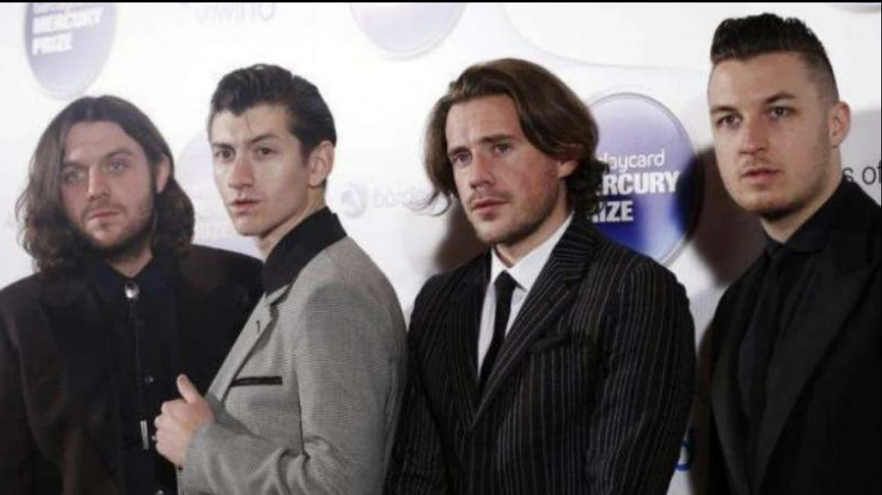 Lirik Lagu Arctic Monkeys - Why'd You Only Call Me When You're High
            - galeri foto