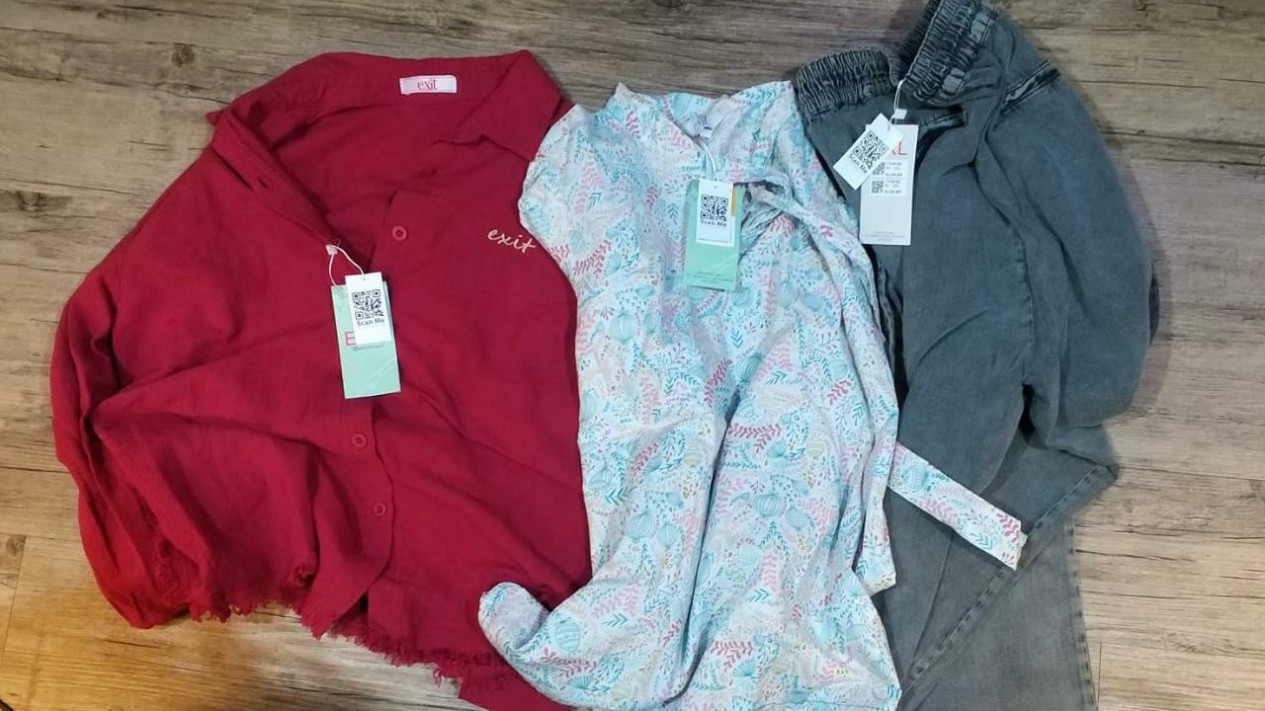 Gondol Pakaian Mall Mahasiswi Ini Ditangkap Polisi
            - galeri foto