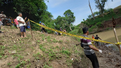 Mayat Wanita Paruh Baya Ditemukan di Pinggir Sungai Way Sekampung Lampung