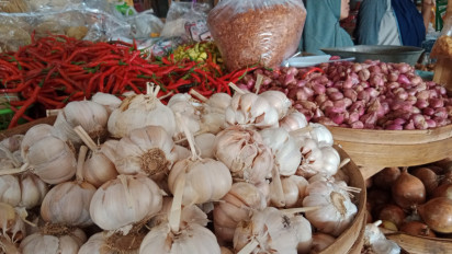 Jelang Nataru, Harga Sejumlah Kebutuhan Pokok di Pasar Blora Mulai Naik