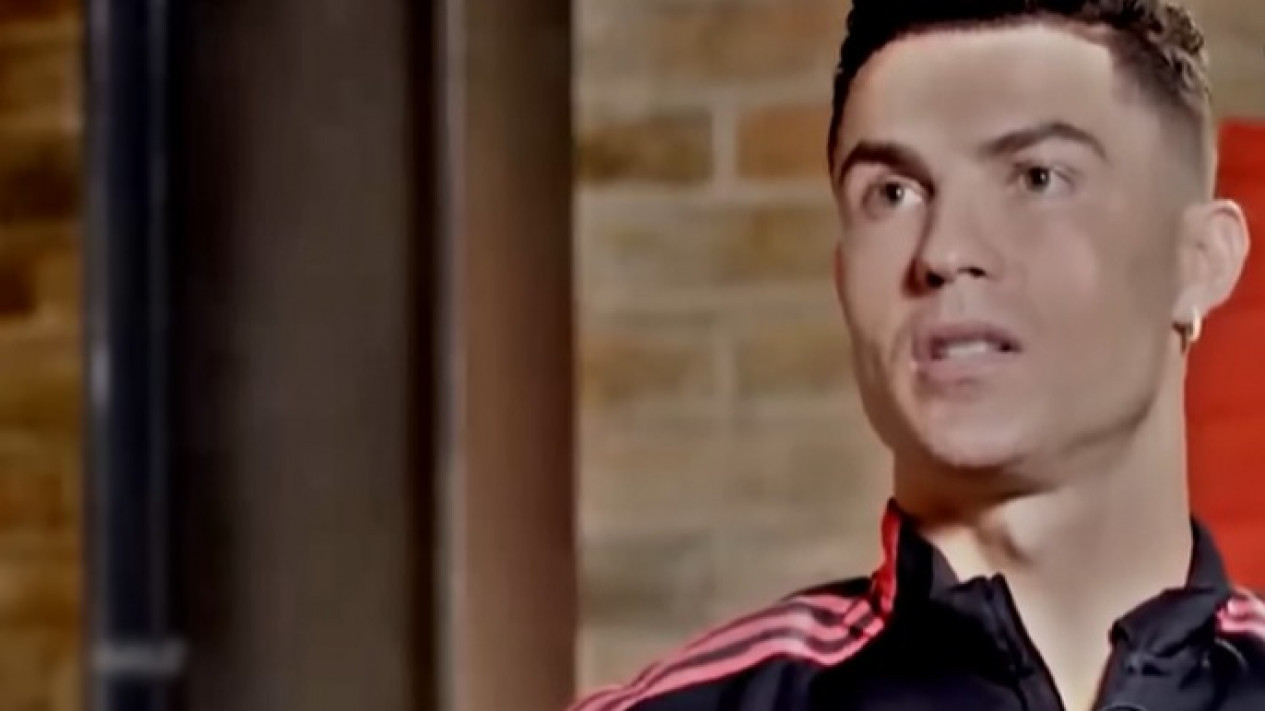 Bukti Cristiano Ronaldo Respect pada Islam, Pernah Ingatkan Mesut Ozil: Hei, Kamu Lupa Baca Bismillah
            - galeri foto