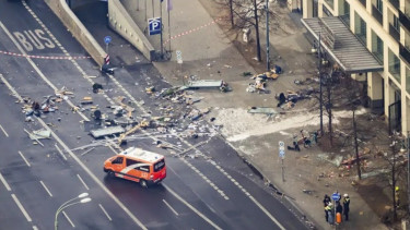 Akuarium Besar Di Kota Berlin Pecah dan Ribuan Ikan Mati