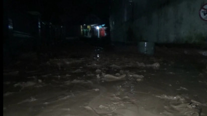 Banjir Bandang Terjang Pemukiman di Sumedang, Sebabkan Puluhan KK Mengungsi