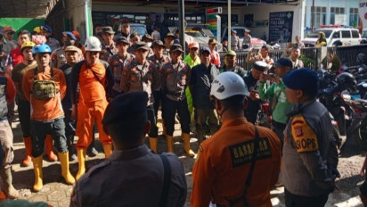 Tim SAR Cari Dua Korban Hilang Akibat Longsor Banjir Lumpur di Sumedang