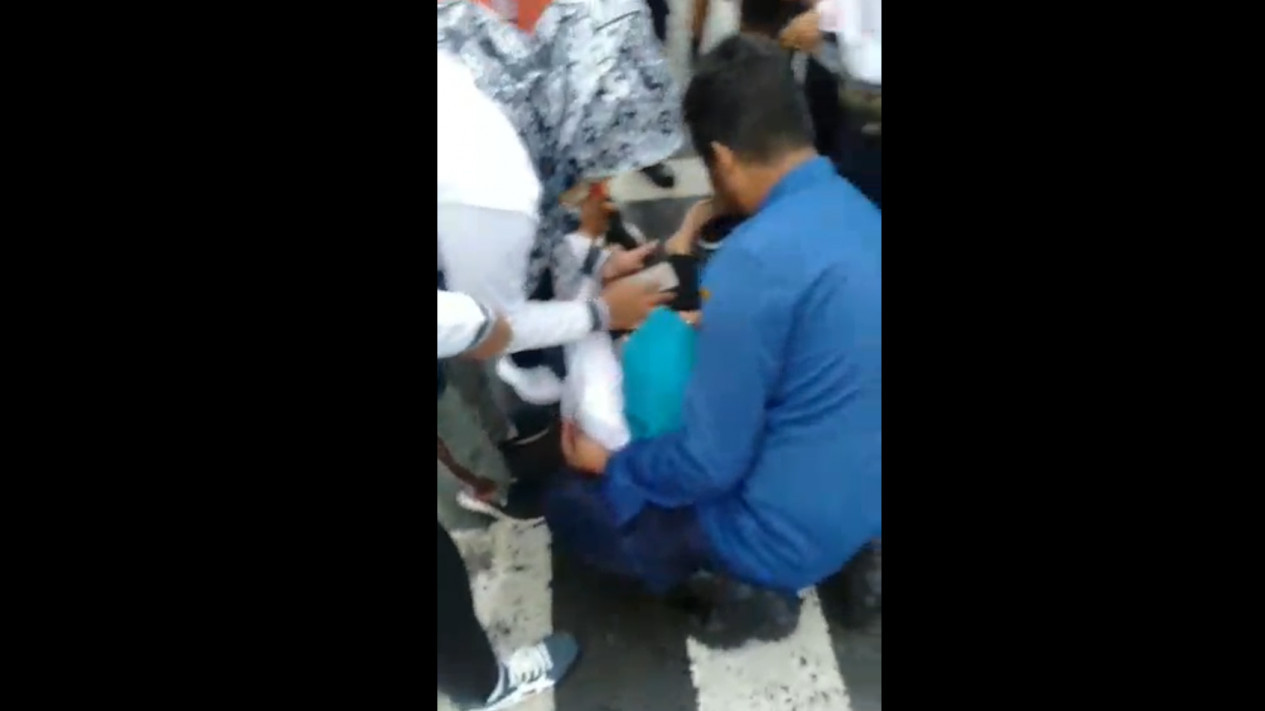 Kegiatan Tarik Tambang Di Makassar Dengan Peserta 5.000 Orang Telan Korban Jiwa
            - galeri foto