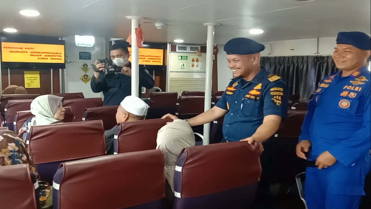 Antisipasi Lonjakan Penumpang Jelang Nataru 2023, KSOP Karimun Beserta Perusahaan Pelayaran Menyiapkan 48 Armada Angkutan Laut
            - galeri foto