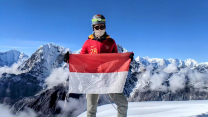 Pemuda Salatiga Sukses Taklukkan Puncak Lobuche East Pegunungan Himalaya