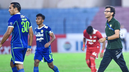 8 Pemain Persib Absen Saat Bertemu Persita, Kekalahan Pertama Luis Milla?