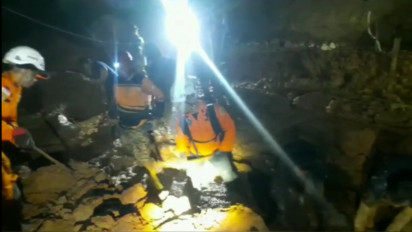 Sebuah Tebing Setinggi 15 Meter di Desa Sindulang Kabupaten Sumedang Longsor, Timpa Satu Orang Pria Paruh Baya