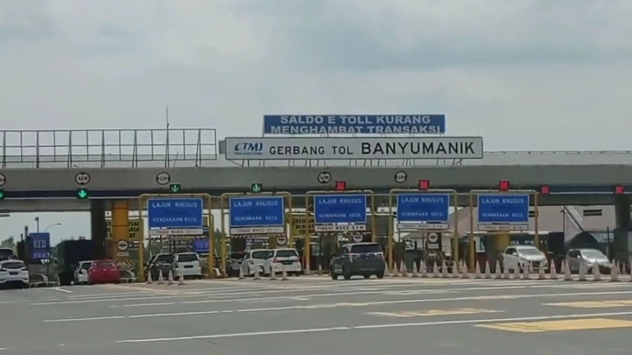 Libur Natal dan Tahun Baru, Pengelola Tol Semarang-Solo Maksimalkan Seluruh Gardu Tol
            - galeri foto