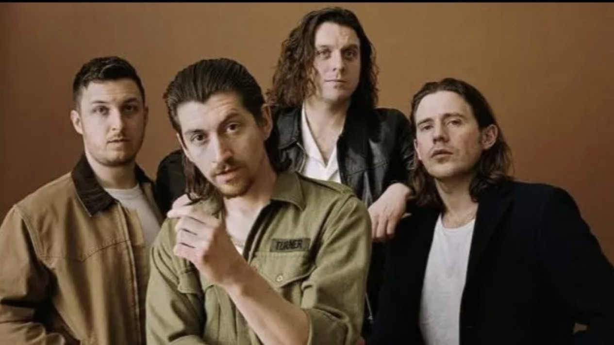 Lirik Lagu Arctic Monkeys - Snap Out of It
            - galeri foto